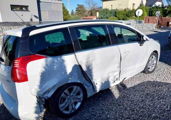 Peugeot 5008 cena 11500 przebieg: 209000, rok produkcji 2011 z Biała małe 466